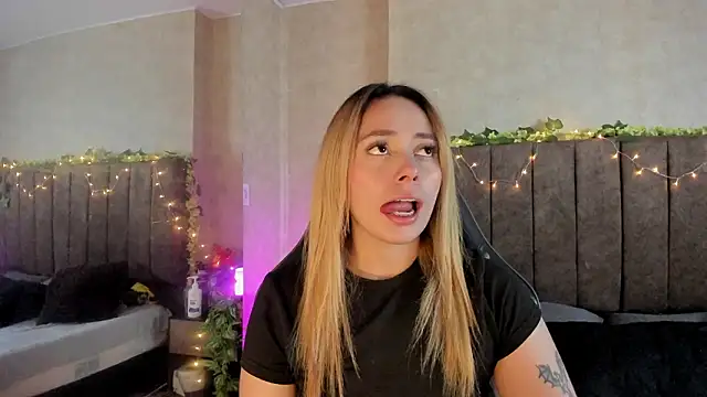 LanaMills  online show from 7, 2, 2026