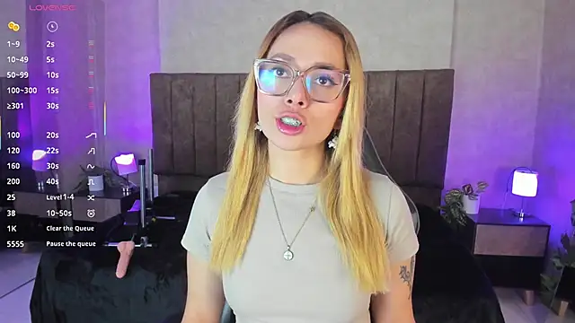 LanaMills  online show from 15, 11, 2025