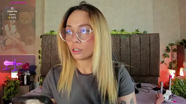 LanaMills  online show from 30, 3, 2026