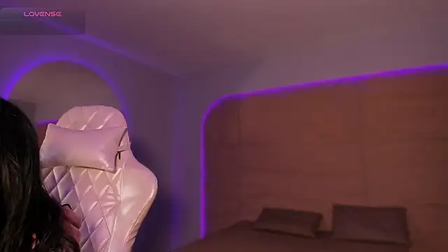 HannahMontgomery online show from 4, 12, 2025