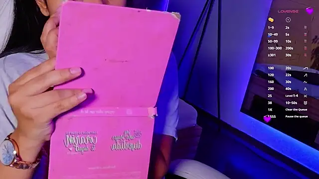 HannahMontgomery online show from 26, 6, 2026