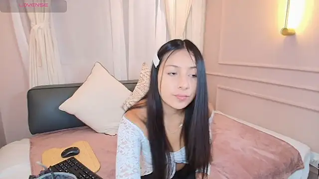 Nahomi key  online show from 12, 11, 2025