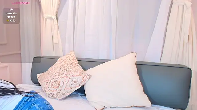 Nahomi key  online show from 18, 10, 2025