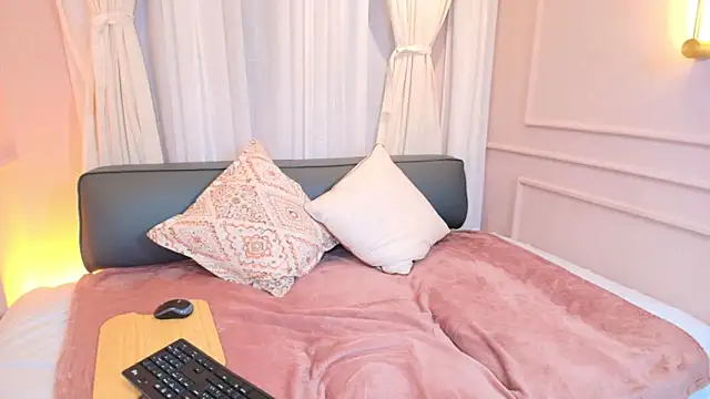 Nahomi key  online show from 11, 10, 2025