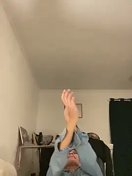 Chris06d22xh online show from 13, 10, 2025