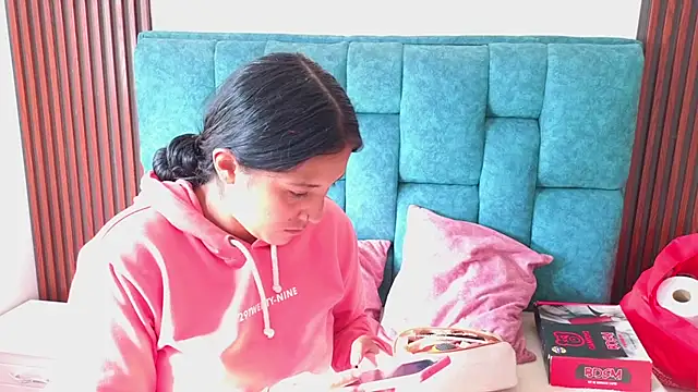 EmilyGala online show from 6, 10, 2025