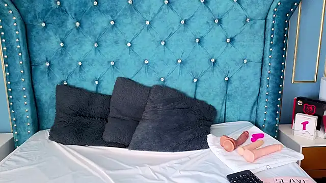 EmilyGala online show from 6, 11, 2025