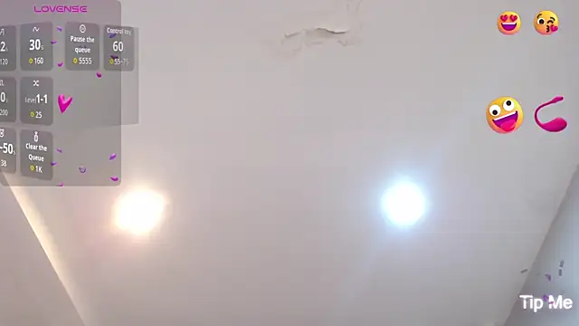 Snapshot of CharlotteCottin chatting on 9, 9, 2025 CharlotteCottin online show from 9, 9, 2025