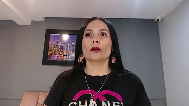 Snapshot of CharlotteCottin chatting on 20, 10, 2025 CharlotteCottin online show from 20, 10, 2025