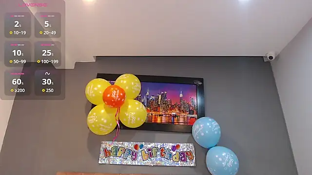 Snapshot of CharlotteCottin chatting on 4, 11, 2025 CharlotteCottin online show from 4, 11, 2025