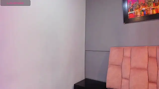 Snapshot of CharlotteCottin chatting on 28, 11, 2025 CharlotteCottin online show from 28, 11, 2025