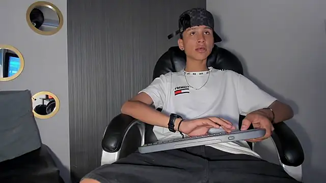 Daddy Darcks online show from 23, 9, 2025