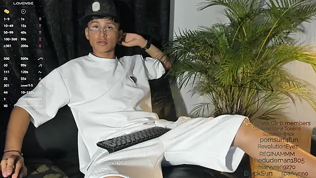 Daddy Darcks online show from 4, 10, 2025