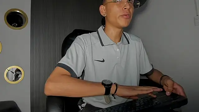 Daddy Darcks online show from 2, 10, 2025