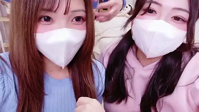 Snapshot of -EdisonThomas- chatting on 12, 10, 2025 -EdisonThomas- online show from 12, 10, 2025