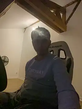 coupleamateurfun23 online show from 4, 12, 2025