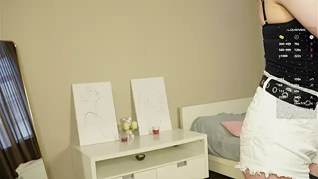 MarenRawicki online show from 8, 11, 2025