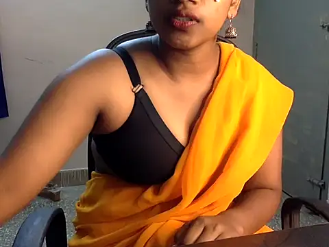 Snapshot of Hot-Honey20 chatting on 14, 10, 2025 Hot-Honey20 online show from 14, 10, 2025