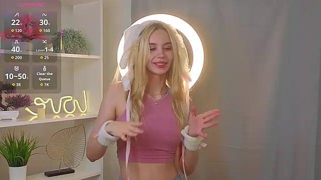 Snapshot of JaymieVigen chatting on 14, 10, 2025 JaymieVigen online show from 14, 10, 2025