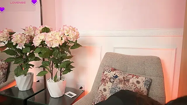 MilaCrave online show from 27, 3, 2026