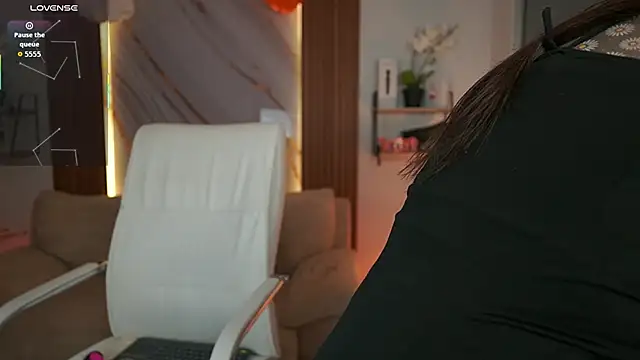 MilaCrave online show from 28, 10, 2025