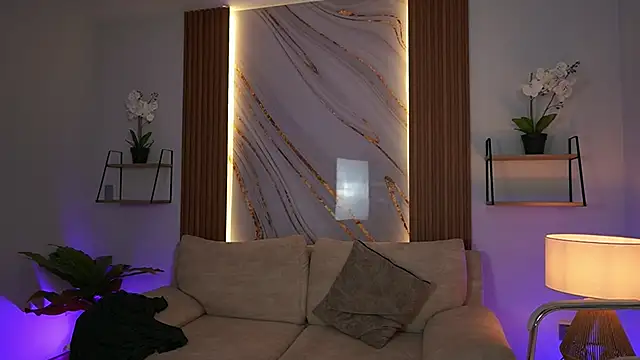 MilaCrave online show from 4, 12, 2025