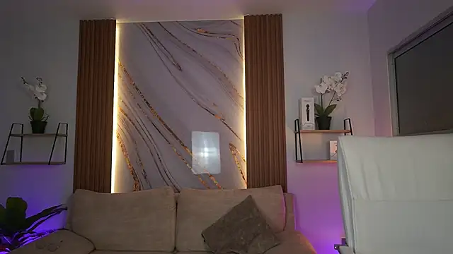 MilaCrave online show from 16, 12, 2025