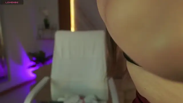 MilaCrave online show from 7, 1, 2026