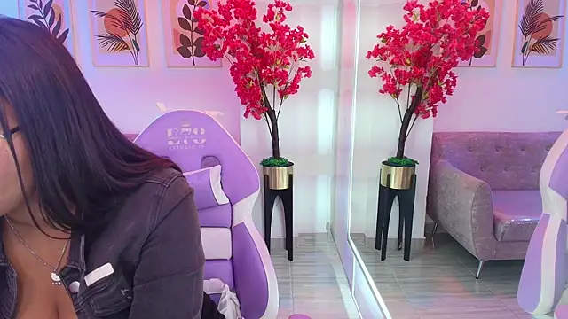 Snapshot of Anie_johnson chatting on 27, 5, 2026 Anie johnson online show from 27, 5, 2026