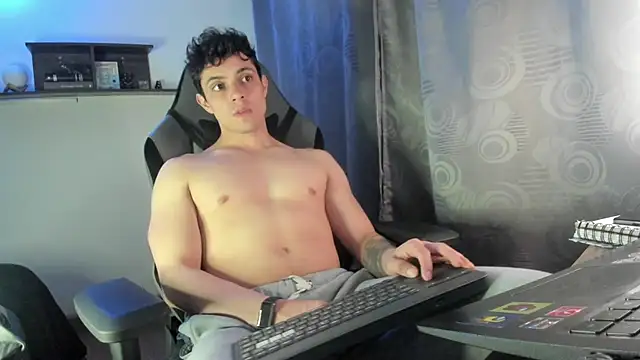 yourfavoriteboy   online show from 20, 9, 2025