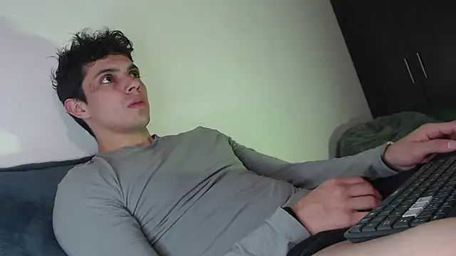 yourfavoriteboy   online show from 23, 9, 2025