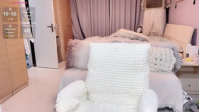 Y2Luvk online show from 25, 10, 2025