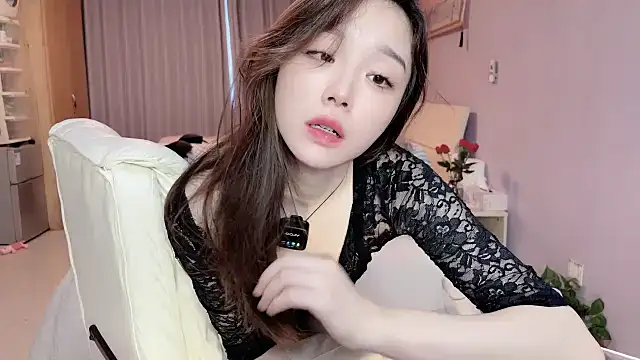 Y2Luvk online show from 6, 10, 2025