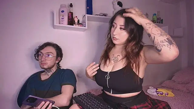 annyharriis online show from 4, 12, 2025