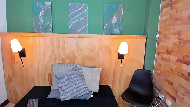 Snapshot of halleylorens chatting on 15, 9, 2025 halleylorens online show from 15, 9, 2025