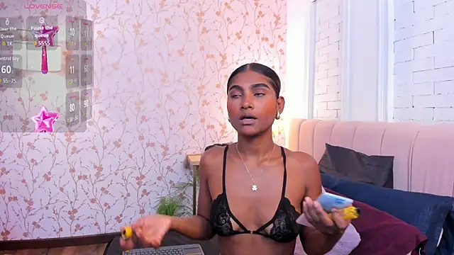halleylorens online show from 5, 5, 2026