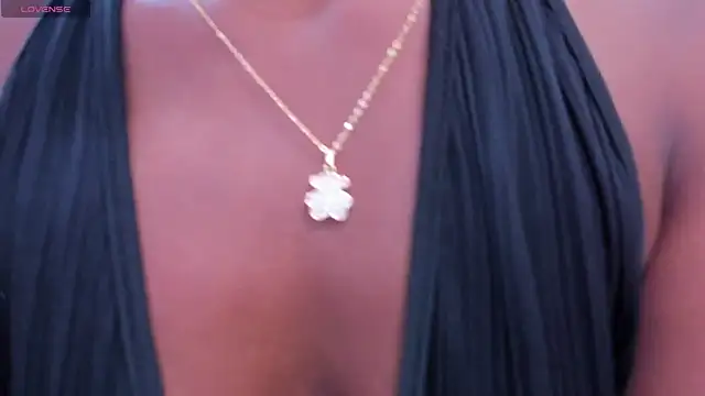 halleylorens online show from 4, 3, 2026