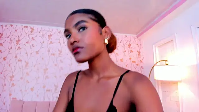 Snapshot of halleylorens chatting on 6, 7, 2026 halleylorens online show from 6, 7, 2026