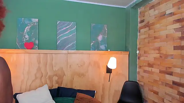 Snapshot of halleylorens chatting on 18, 10, 2025 halleylorens online show from 18, 10, 2025