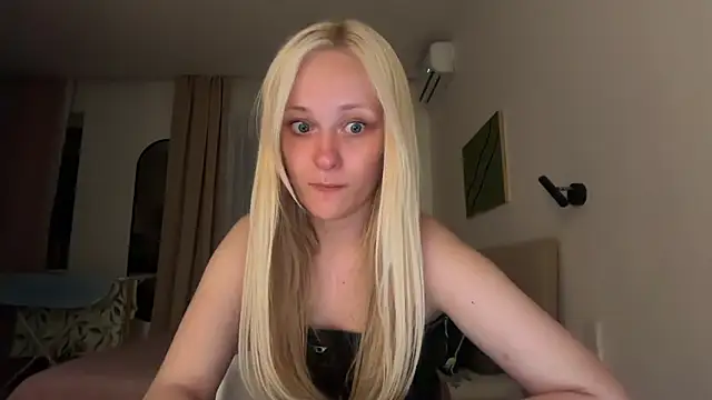 Snapshot of HeyMonkey_ chatting on 7, 6, 2026 HeyMonkey online show from 7, 6, 2026
