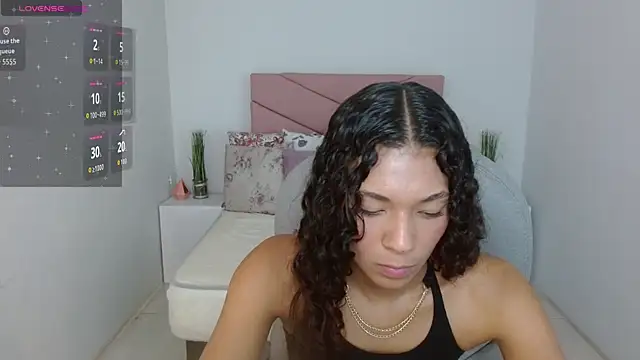 SarayVega  online show from 1, 11, 2025