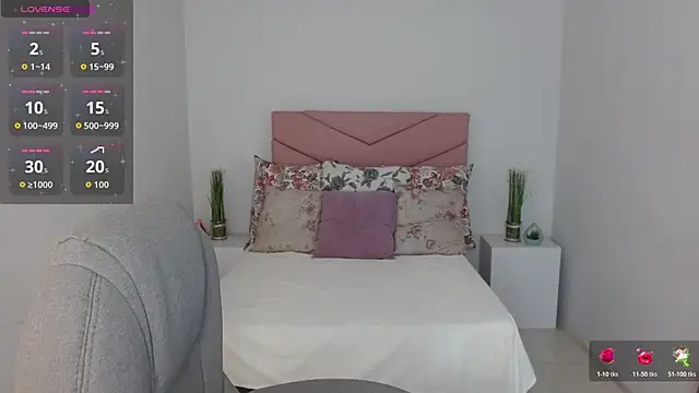 SarayVega  online show from 30, 10, 2025