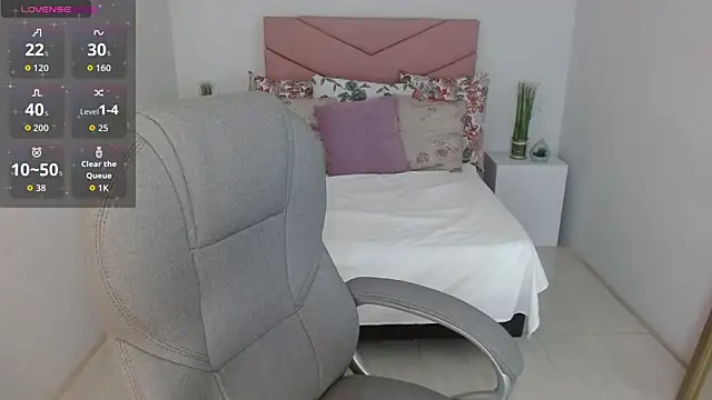 SarayVega  online show from 25, 10, 2025