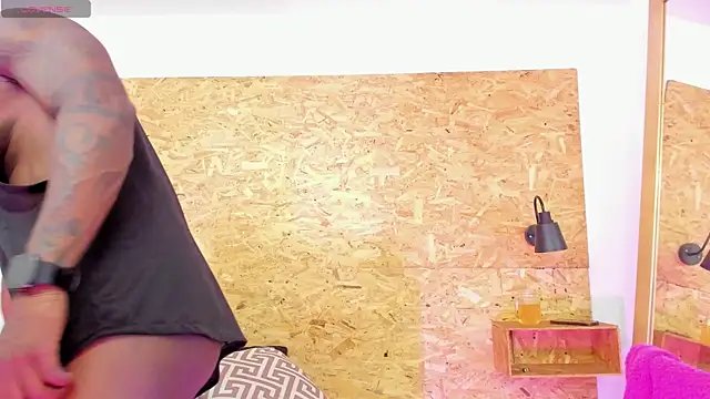 santiblack7 online show from 4, 10, 2025