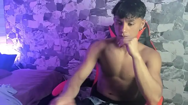 ZYZZ1312 online show from 17, 4, 2026