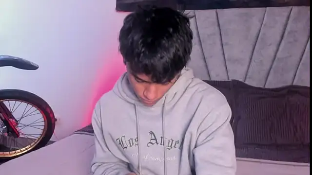 ZYZZ1312 online show from 26, 11, 2025