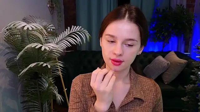 Olivia Farrell online show from 29, 11, 2025