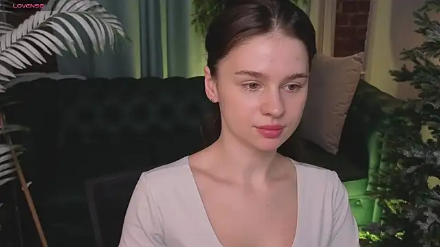 Snapshot of Olivia_Farrell chatting on 2, 12, 2025 Olivia Farrell online show from 2, 12, 2025