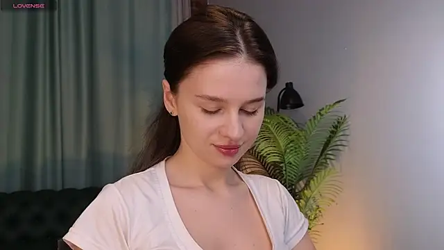 Olivia Farrell online show from 7, 11, 2025