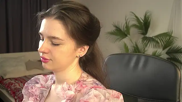 Snapshot of Olivia_Farrell chatting on 2, 3, 2026 Olivia Farrell online show from 2, 3, 2026